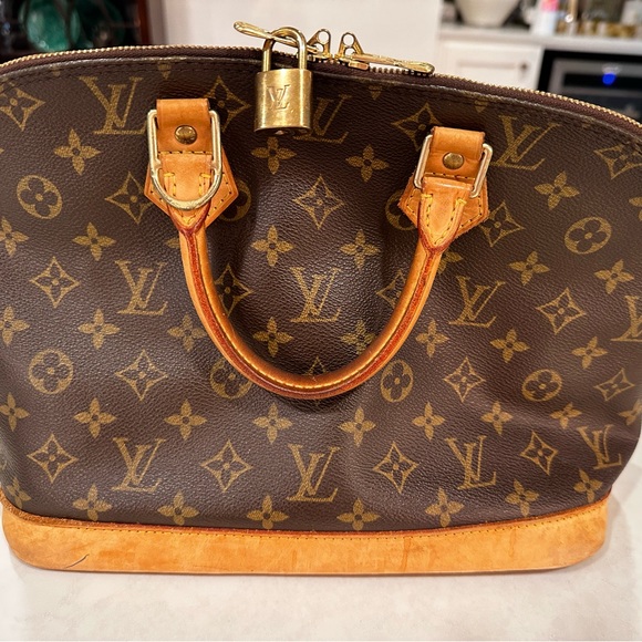 Louis Vuitton Alma PM Handbag - Picture 6 of 11